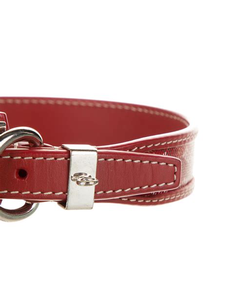 red goyardine dog collar.